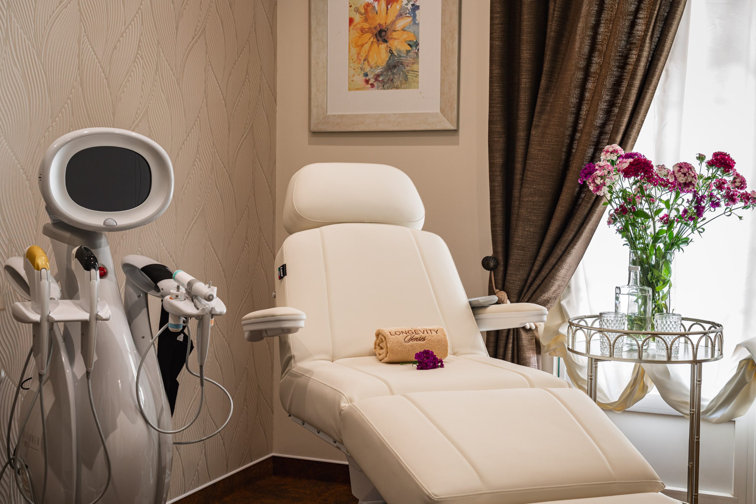 Clinical treatment space at Longevity Clinic Cascais