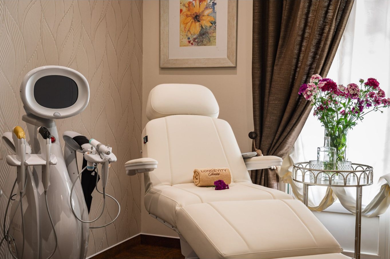 Ultraformer MPT treatment room at Longevity Clinic Cascais